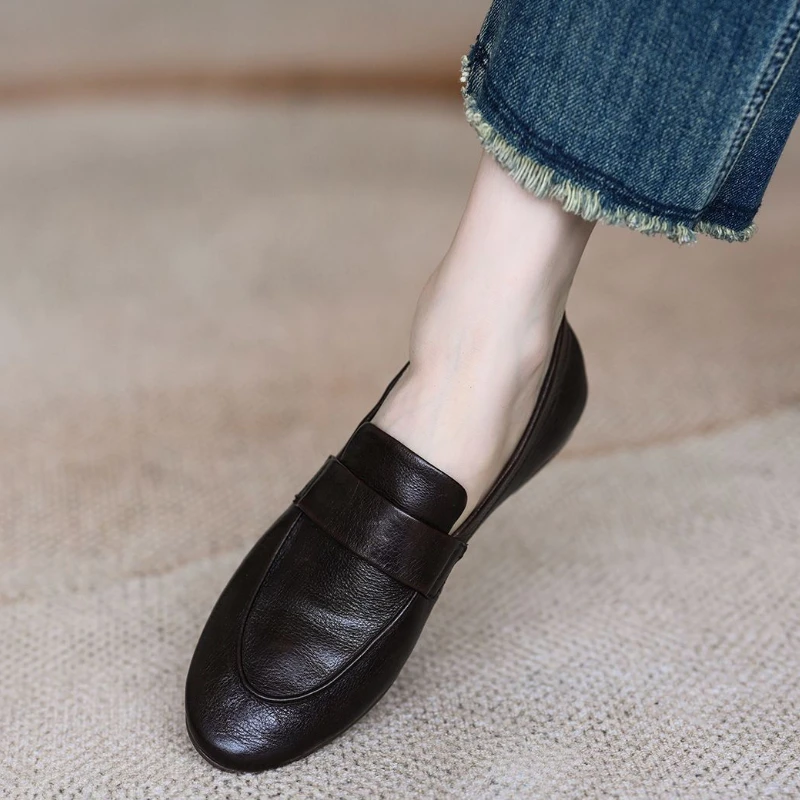Women Casual Flat Loafers Brown Leather Slip-On Shoes Comfy Walking Moccasins with Frayed Hem Office Work Daily Footwear 2026