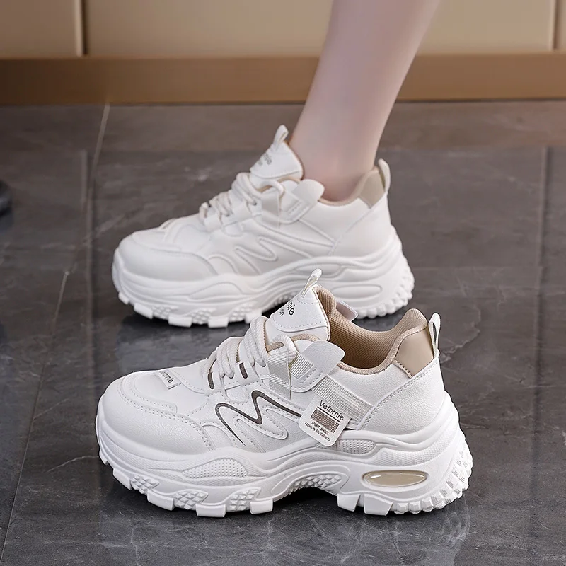 2026 new comfortable and fashionable autumn hot selling shoes with raised leather surface and thick sole