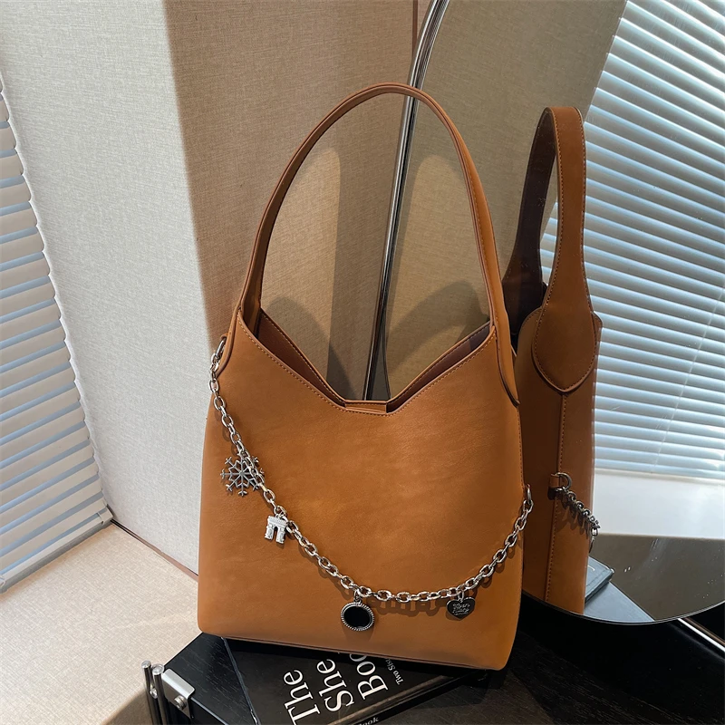 

Coffee Faux Suede Tote Bags for Women 2025 Y2K Ladies Chain Shoulder Bag Females Retro Handbags Female Shopper Underarm Purse