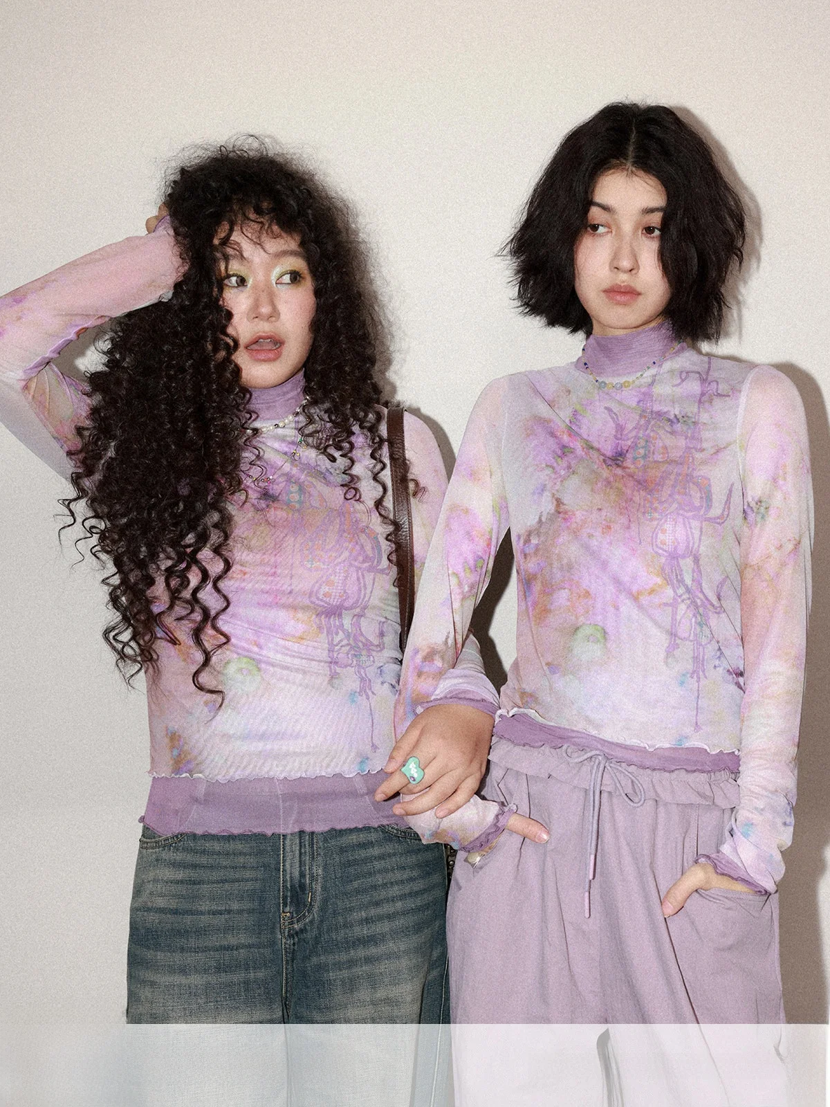 

Женская модная футболка Chtry Girl с высоким воротником и длинными рукавами, с принтом «перевернутые колокольчики», облегающая, для женщин