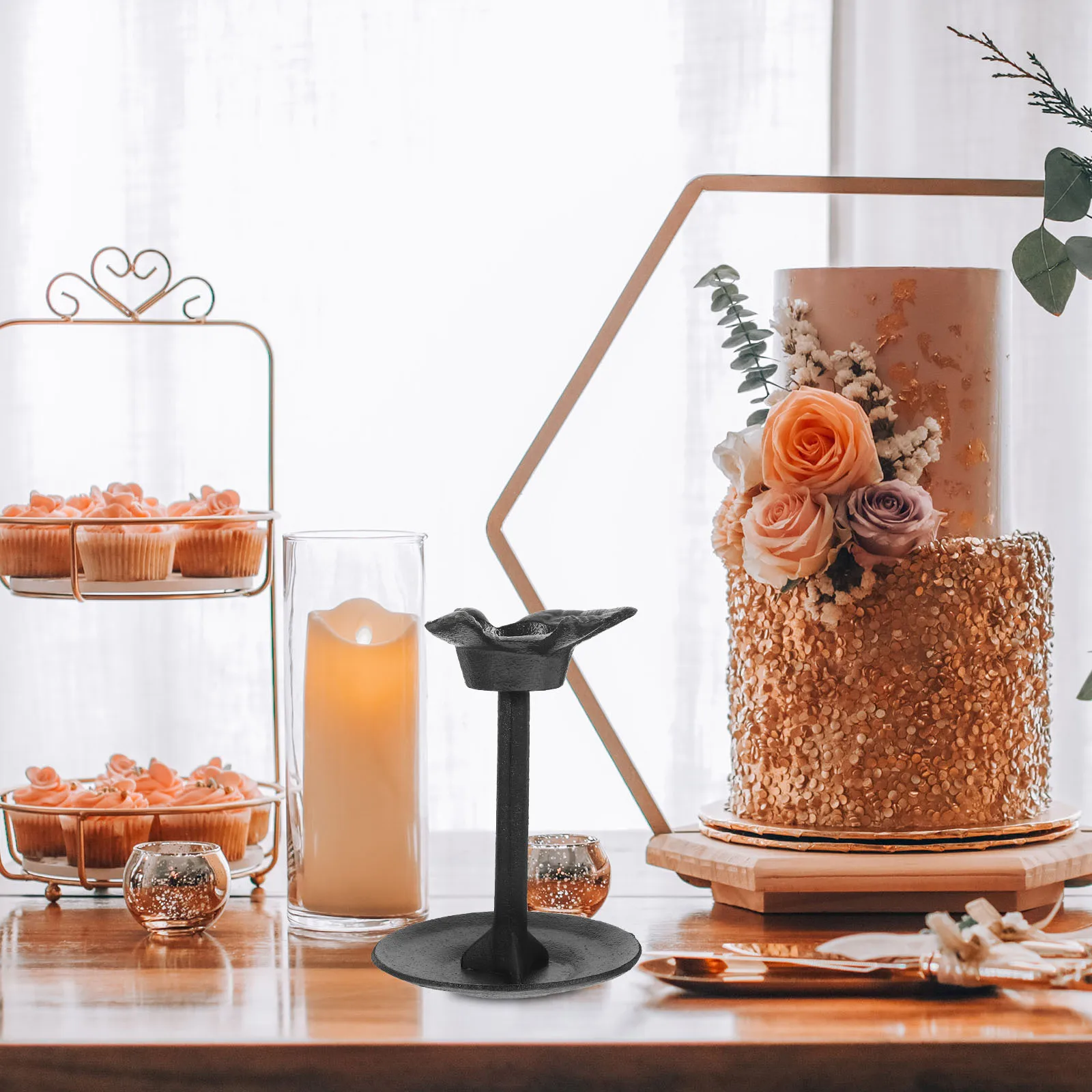 

Vintage Bird Holder Retro Decorative Metal Candlestick for Bedroom Living Room Wedding Party Center Table Decor