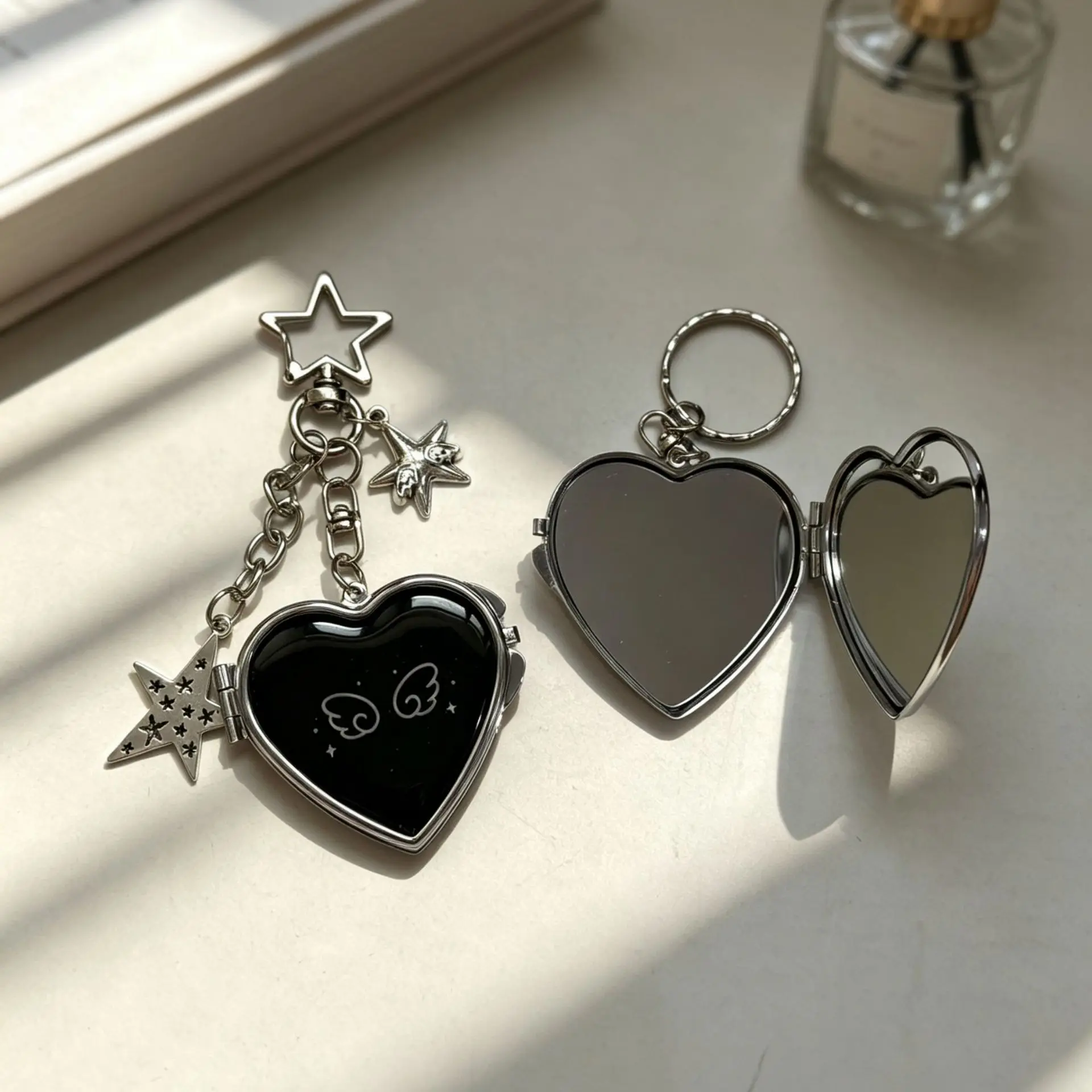 Bag Pendant Mirror Portable Compact Touch Up Mirror Makeup Mirror Keychain Polished For Handbags Party Touch Ups Pouches