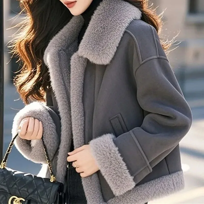 Cappotto di pelliccia da donna 2025 Nuovo unico coreano grigio spesso pelliccia calda cappotto di un pezzo per giacca invernale femminile Capispalla da donna di moda