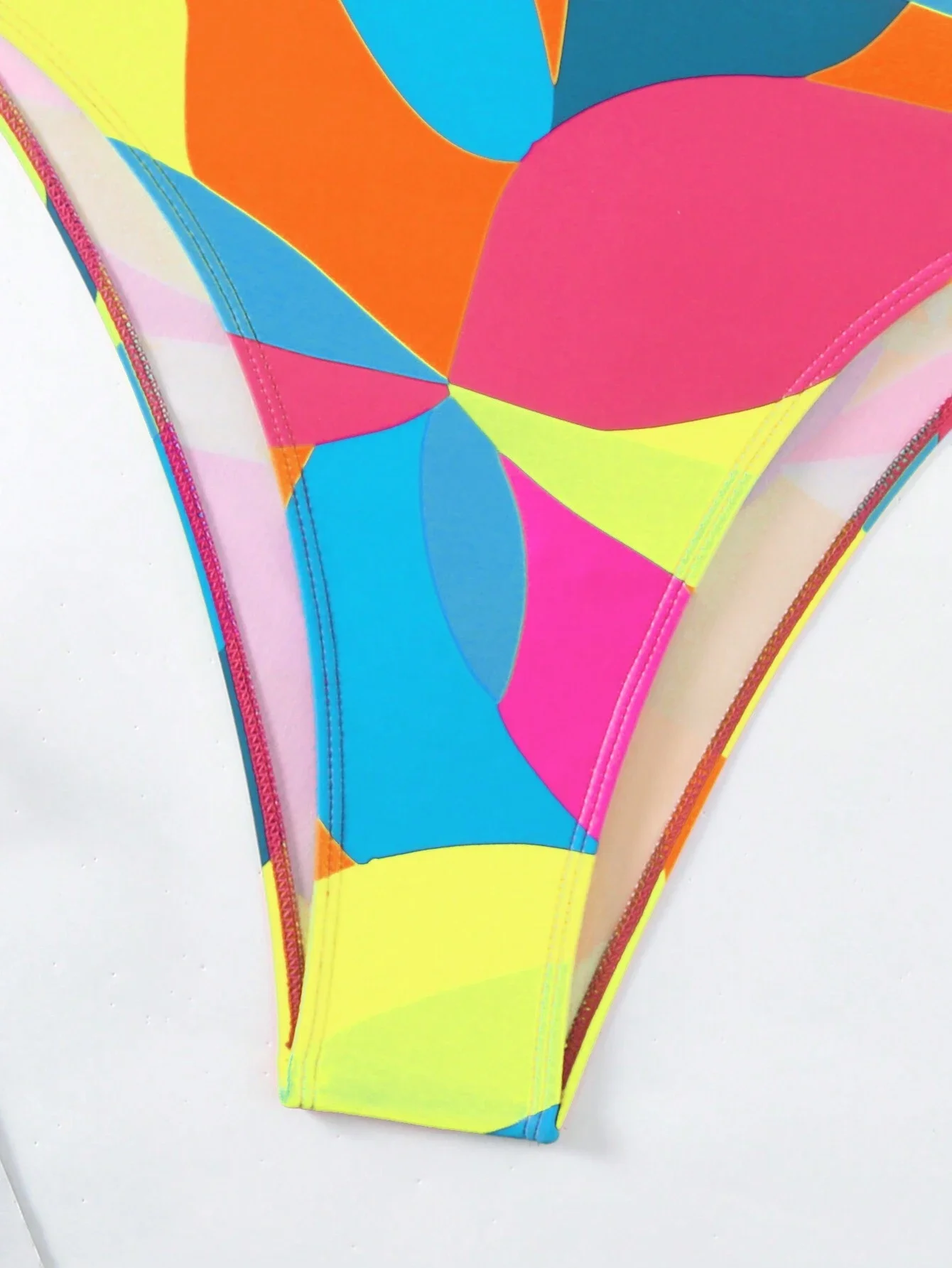 

Женский цельный купальник с абстрактным принтом, открытой спиной и завязками, пляжная одежда