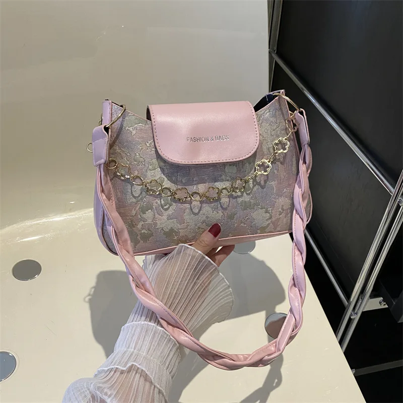 Gentle and fashionable temperament woven shoulder bag women's texture foreign style small square bag