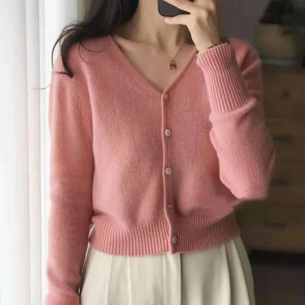 Hot Sale 100% Merino Wool Spring and Autumn New Women\'s V-neck Cardigan Slim Fashion Knitted Top Short Jacket Korean Version