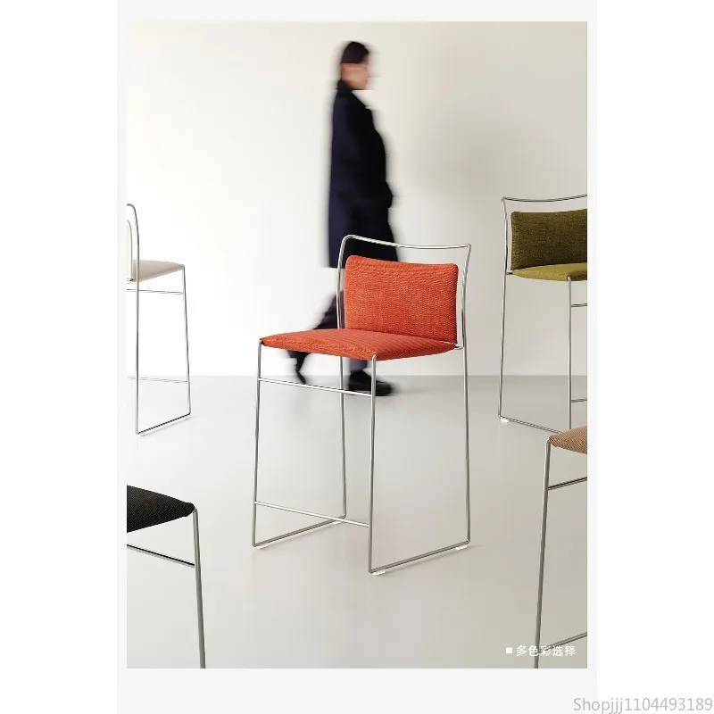 مقعد إيطالي بسيط بتصميم باوهاوس عالي الظهر وكرسي طعام، أثاث متعدد الوظائف، تصميم مدمج للمساحات الصغيرة