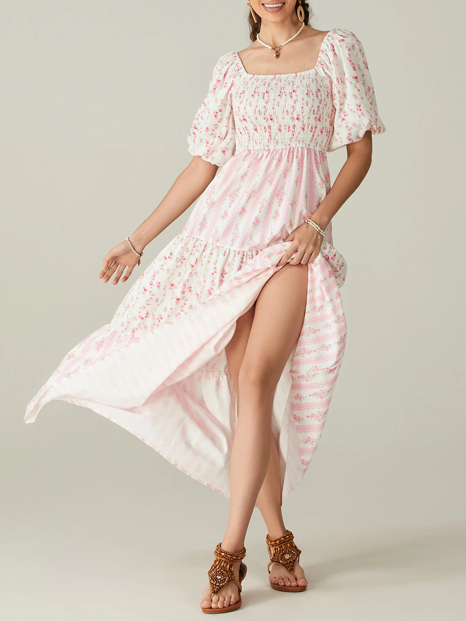 فستان ماكسي أنيق بطبعة زهور عتيقة وأكمام قصيرة ورقبة مربعة مثالي للأزياء الصيفية غير الرسمية