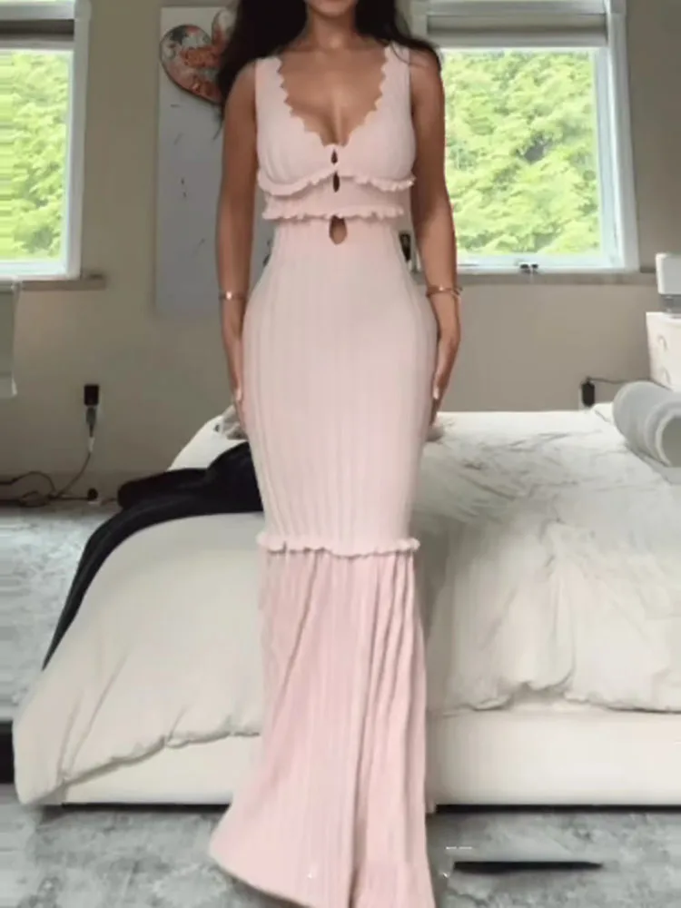 Abito lungo da donna sexy con scollo a V e volant a onde Abito da festa a pieghe sottile a vita alta solido primaverile 2025 Abito estivo Boho in maglia senza maniche