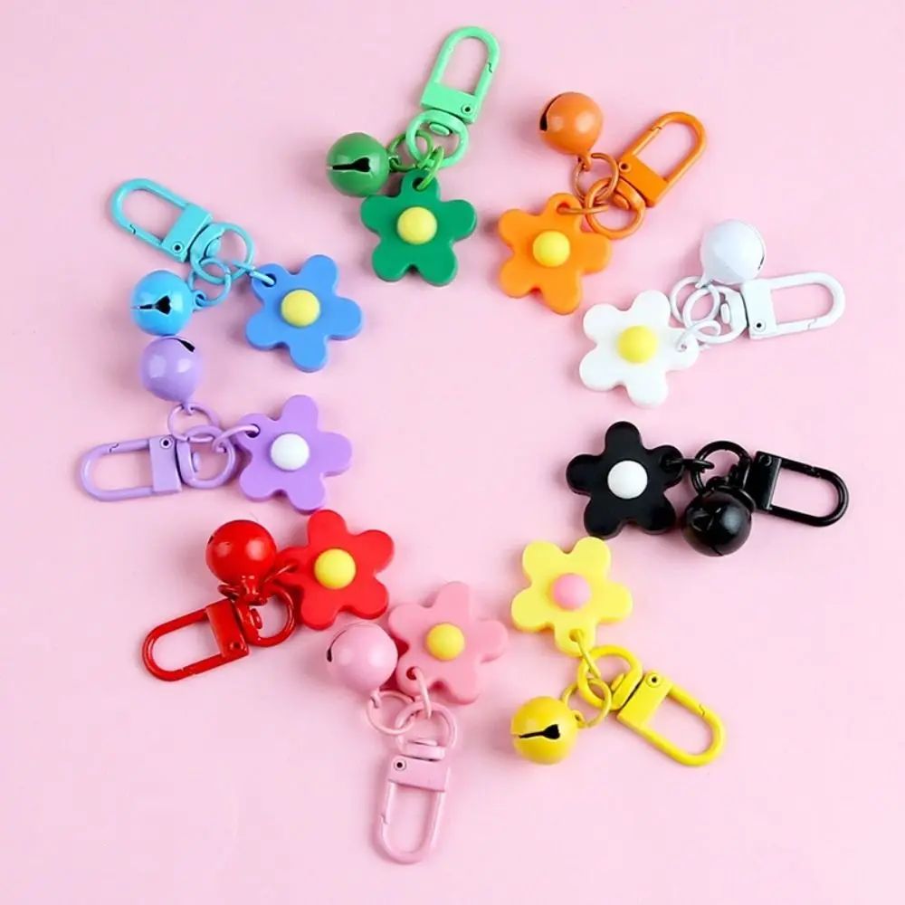 1Pcs Color DIY Flower Keychain Pendant Hanging Ornament Couple Key Chain with Bell Student Backpack Key Ring Jewelry Accessories