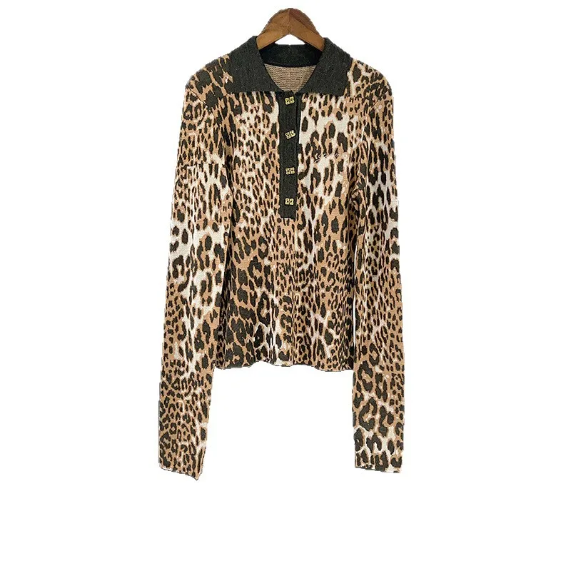 

【Gift Free】Nordic 2025 Autumn Winter Vintage Leopard Print Polo Neck Slim Fit Letter Embroidered Knit Top Women