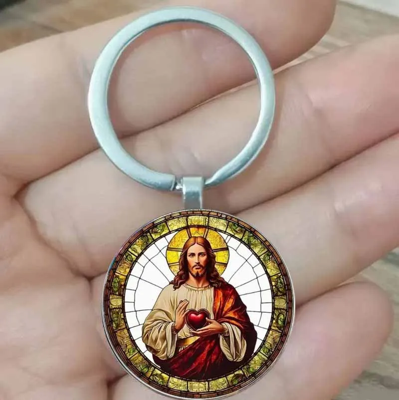 

Retro style zinc alloy keychain with colored glass design, perfect for baptism, Easter, Christmas and special occasions, holiday