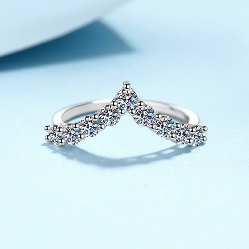 Luxury 0.9 Carat Moissanite Platinum Rings for Women, New Single Simple Pt950 Full of Diamonds V Shape Tail Ring Atmosphere Gift