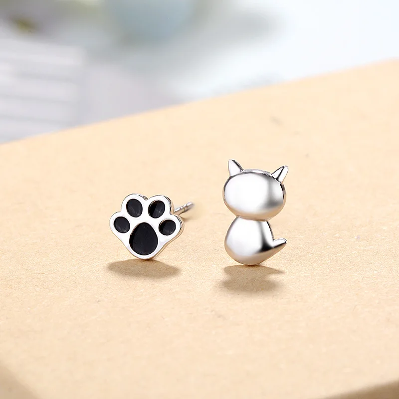 VOQ Creative Super Cute Kitten Black Drop Glaze Earrings Female Sweet Cute Asymmetrical Cat Claw Earrings Jewelry