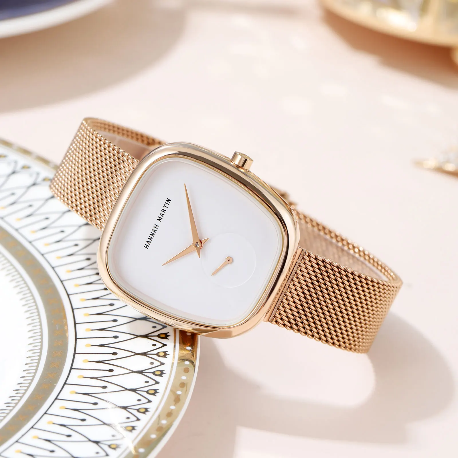 HANNAH MARTIN Hot selling Rose Gold Quartz Watch Women's 34mm Wine Barrel Simple Black Stopwatch Fashionable Minimalist Style Oval Women's Watches Japan Leisure Watches Ladies Clock Local Watch Women Mesh with Quartz Movement Original Ladies Watch
