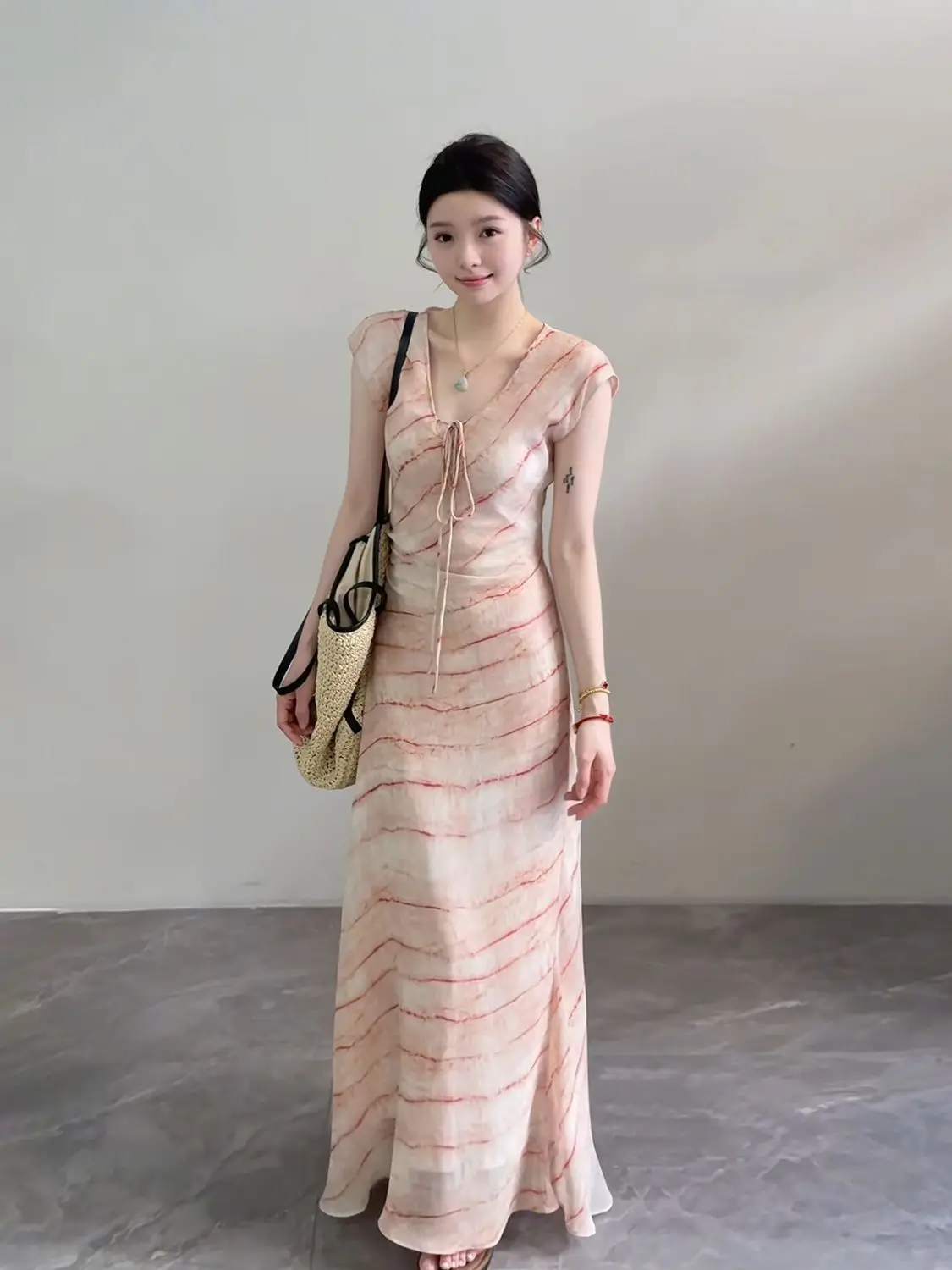 

Pink Smudge Dress Women's Summer New V-neck Flying Sleeves Straps Waist Temperament Dress