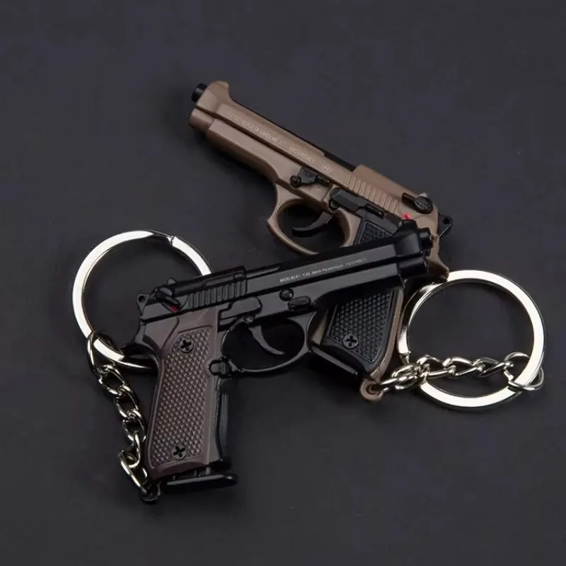 Alloy 1:4 92F pistolet przenośny model pistoletu zabawkowego odpinany brelok Fidget zabawka dla chłopca kolekcja dorośli Kid Party prezent na boże