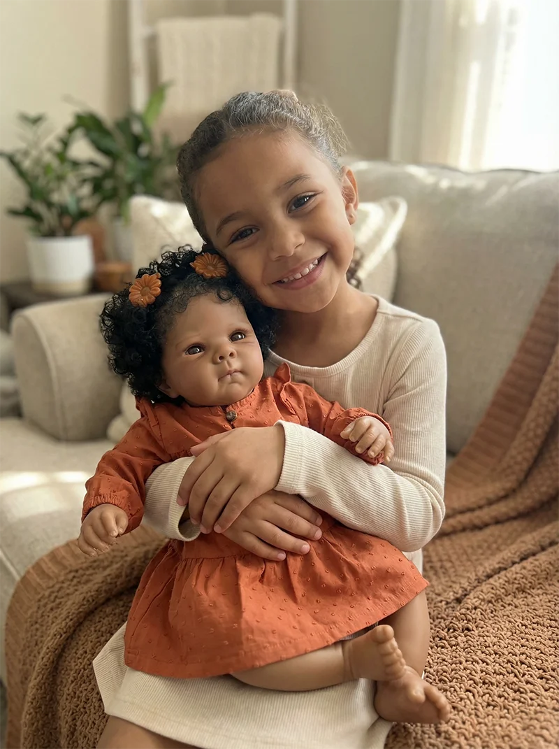 NPK 18'' Bebê Reborn Realista com Toque Macio, Pintura à Mão, Pele Marrom Escura com Veias Visíveis e Cabelo Cacheado Preto Enraizado