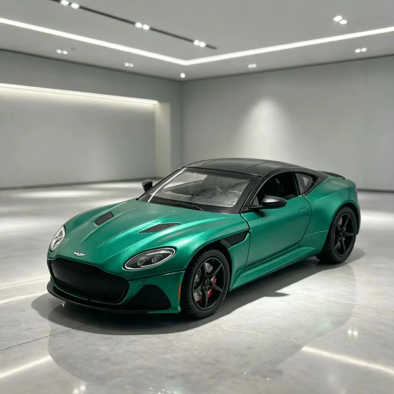 1:24 Scale Alloy Model Racing Car Model with Base, Exquisite Alloy Car Model Toy, Adult Collection and Home Decoration