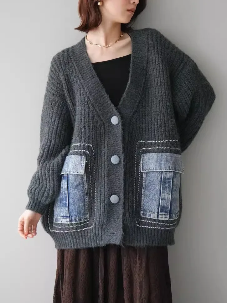 เสื้อคลุมคาร์ดิแกนถักแบบเปิดทรงหลวม คอวี แต่งผ้าเดนิมแบบแพทช์เวิร์ค สไตล์ญี่ปุ่น สำหรับผู้หญิง ใส่สบายๆ ในฤดูใบไม้ร่วงและฤดูหนาว