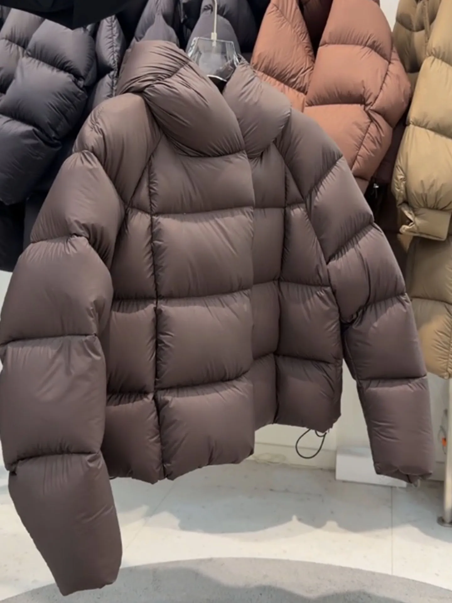 Único ort marrom puffer jaet inverno 2025 novo coreano sle pão casaco de cintura alta longo sve fechamento com zíper