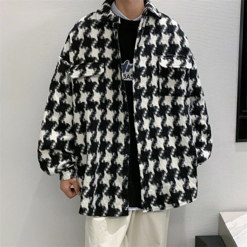 

Мужское зимнее пальто из шерстяной смеси с застежкой на кнопках, крючках, фиксаторах, клипсах, брошах, пряжках, пуговицах, тоггл-застежках, молниях