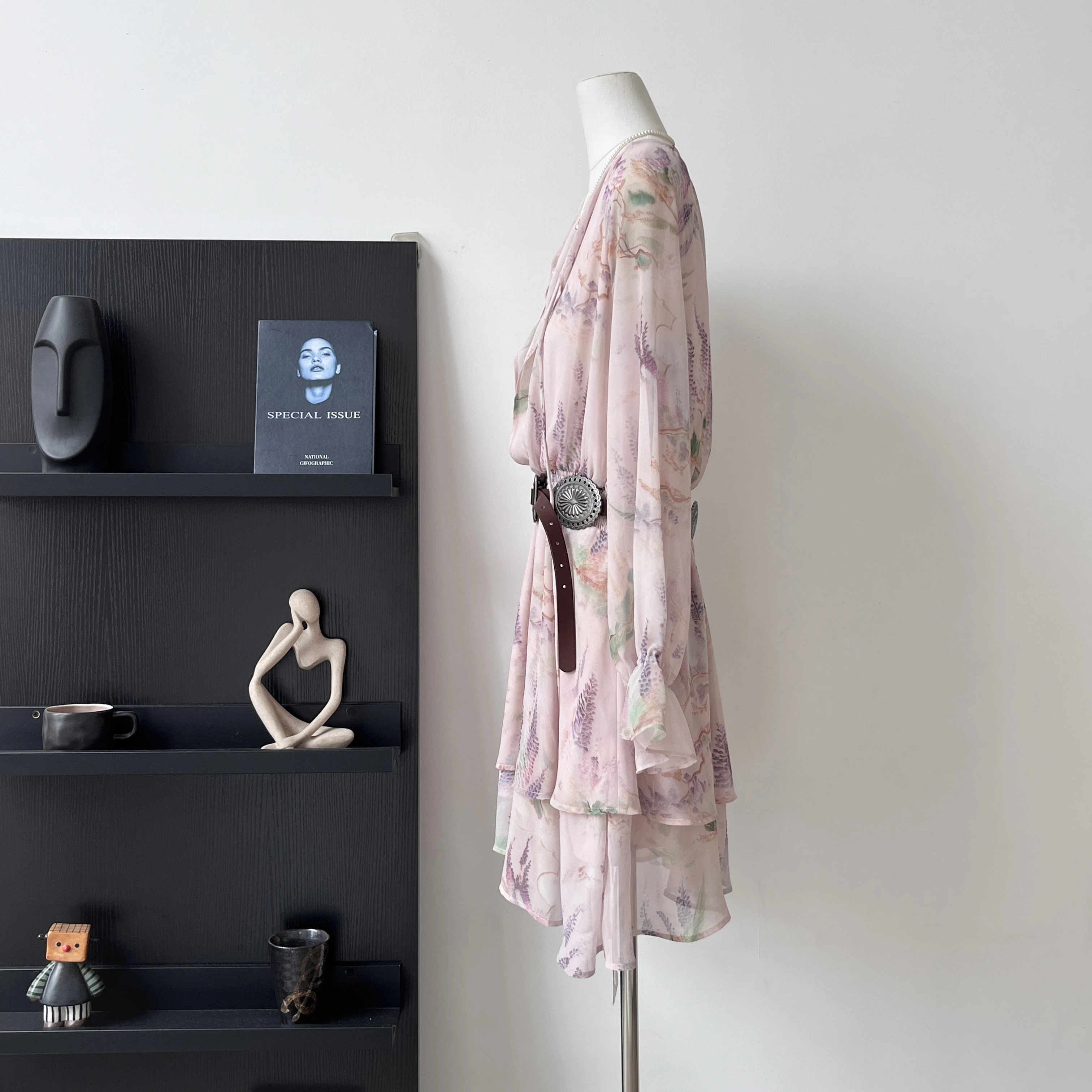 Vestido Floral de manga larga de verano y otoño para mujer, ropa de calle para mujer, vestido elegante de vacaciones con cordones y cuello en V, vestido acampanado