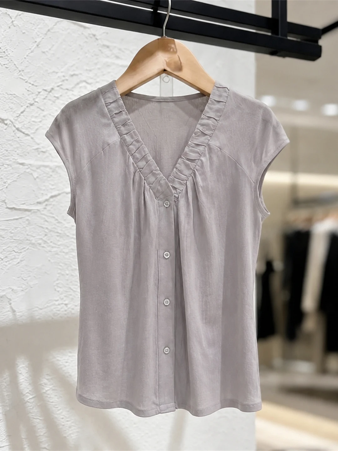 

Summer 2026 Loose V-Neck Short Sleeve Shirt Korean Style Lazy Fashion Pure Color Personality Korean Version Silk Top Women's ...