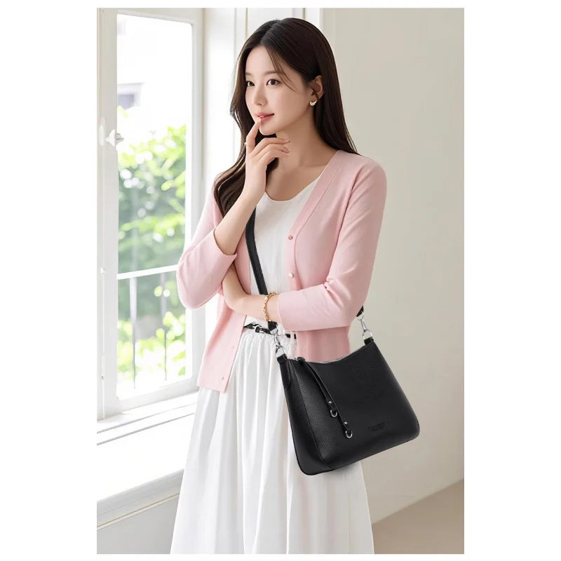 

Famous Designer Women's Handbag Leather Shoulder Bag Classic Elegant Popular Style For Fashionable Ladies