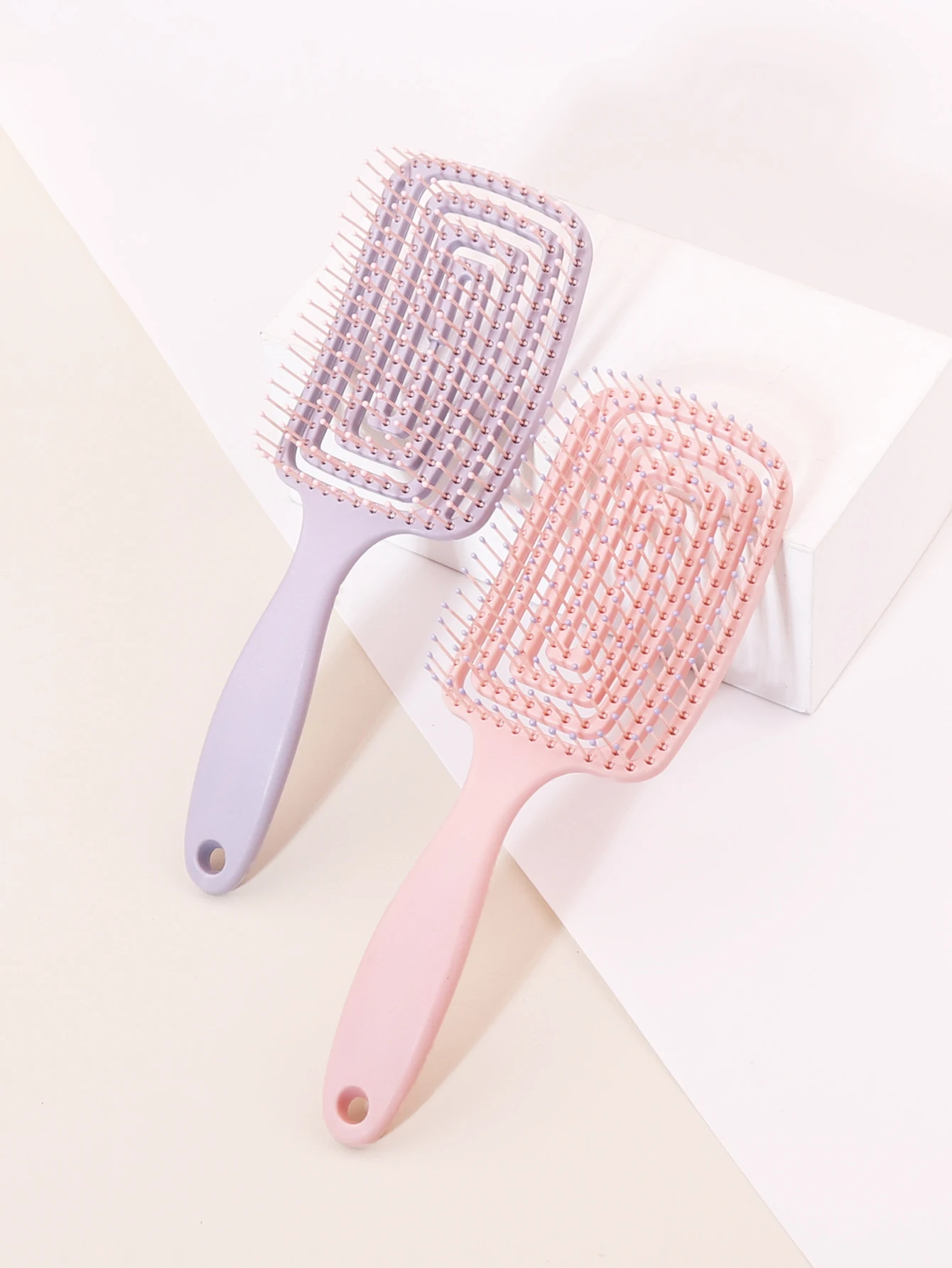 قطعة واحدة من مشط تدليك فروة الرأس بمقبض بلاستيكي مجوف، مشط تدليك ناعم لتصفيف الشعر، خاص بشعر مستعار حقيقي