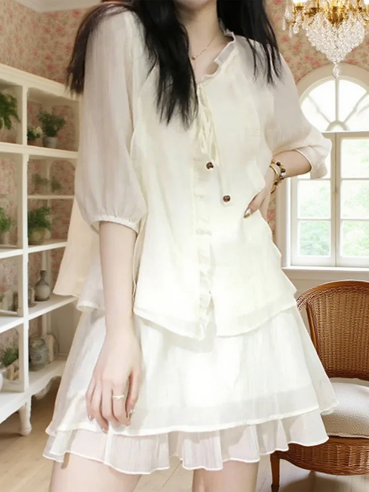 

Летний комплект из французской блузки и короткой юбки: женский топ с V-образным вырезом, плиссированным подолом и бантом, комплект из двух предметов