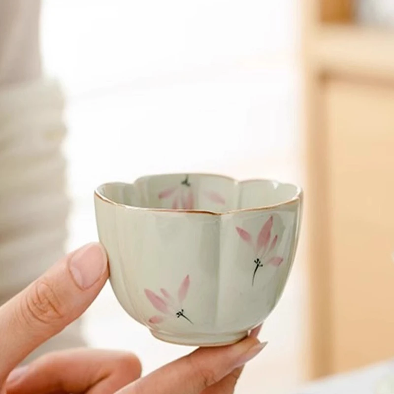 

Простая керамическая чашка для чая с подглазурным цветом, розовая орхидея, расписанная вручную, специально разработанная для женщин в доме из травы, дерева, ясеня