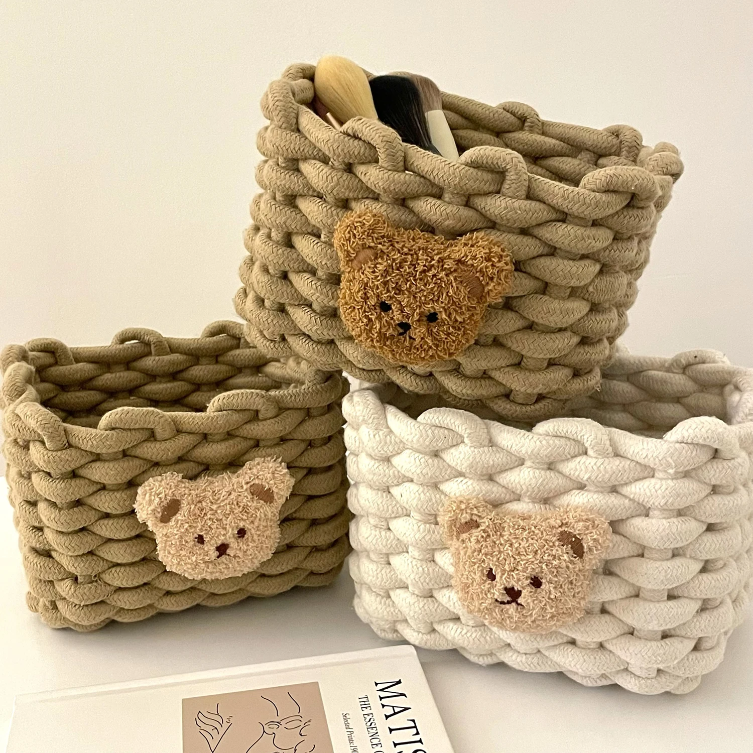 

Simple Fashion Bear Cotton Linen Woven Basket Desktop Storage Box Cosmetics and Sundries Storage Basket for Home Dormitory