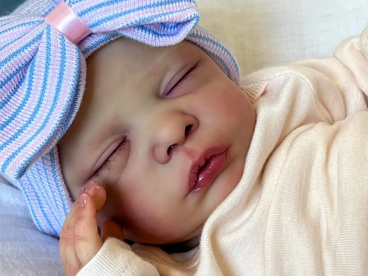 NPK 18 Zoll Romy Reborn Babypuppe – lebensechte Soft-Touch-3D-Haut, handgezeichnetes Haar, schlafende Babypuppe, bereits bemalt und fertig