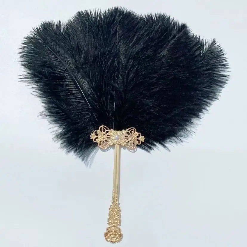 Retro court style black ostrich feather fan Lolita cheongsam evening fashion show, luxurious feather fan as a photo prop