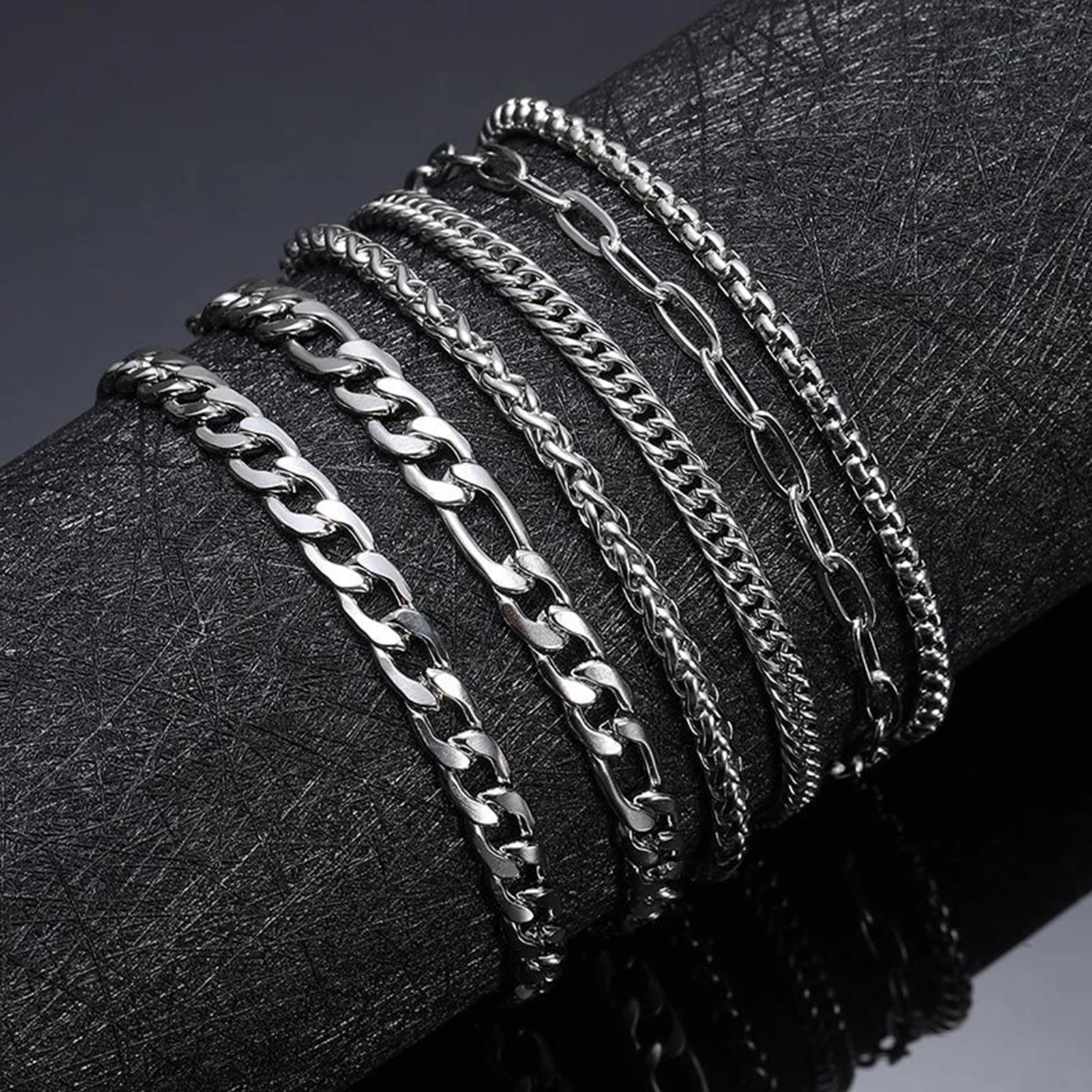 Casual Wear Bracelet Pair Golden Hip Hop Style Women's Bracelet Set with Snake Bone Chain Round Pendant for Fashionable
