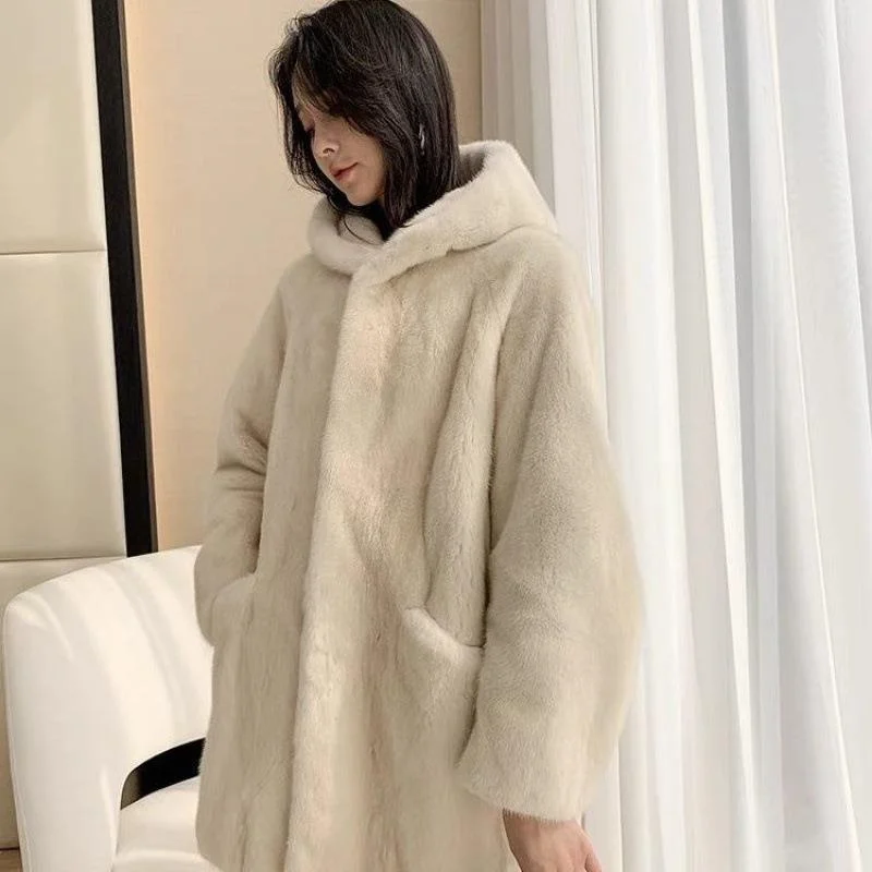 2025 Winter New Loose Velvet Mink Coat Women\'s Age Reduction Whole Mink Hooded Imitation Fur Coat Women\'s Medium Long Fashion