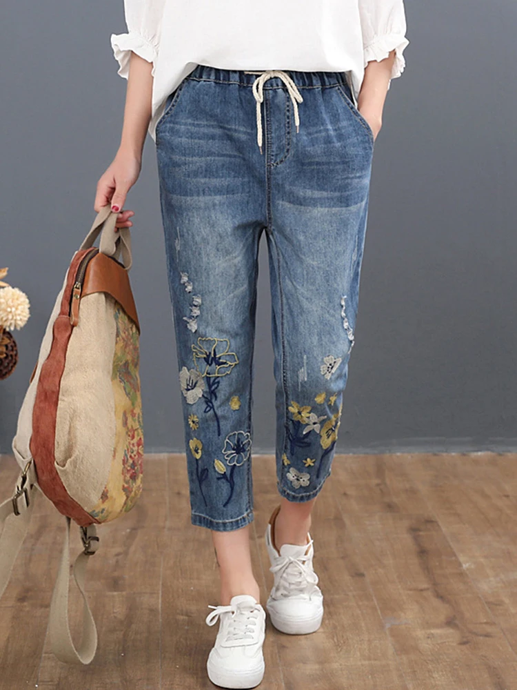 Amaxlulue 2025 chinês verão moda senhoras vintage bordado jeans feminino casual floral denim calças rasgadas harem pantalons