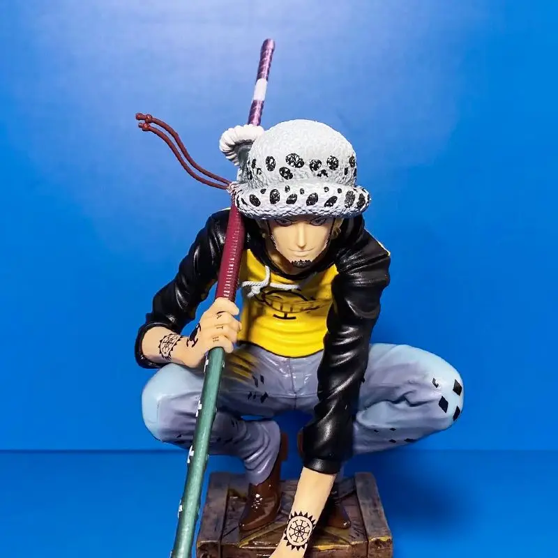 16Cm One Piece Anime Figurka Trafalgar Law Squatting Pvc Action Figures Model Desktop Computer Case Ornament for Fans Toy Gifts