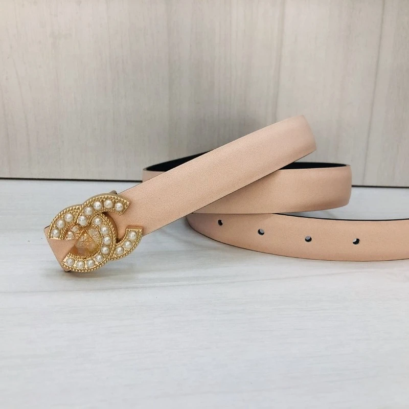 フランスの高級感とミニマリストな女性用ジーンズベルト、カジュアルでファッショナブルな万能ベルト、スムーズなバックルベルト