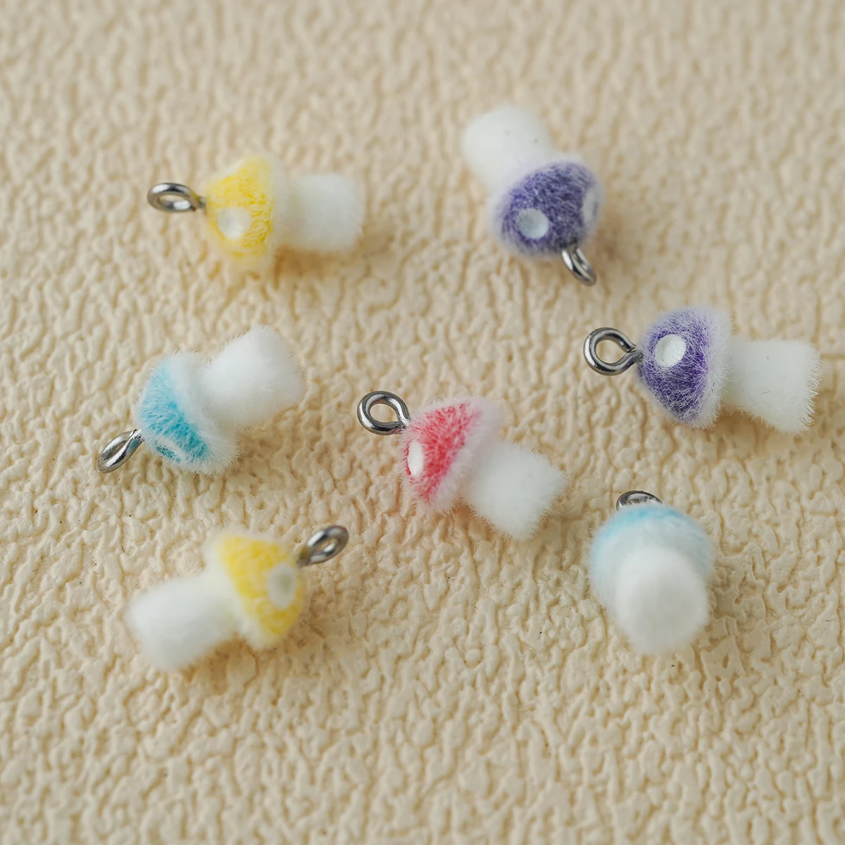 40pcs Mini Cartoon resin Mushroom Charms Handmade Flocking Mushroom Doll Pendant For make DIYJewelry Earrings Accessories