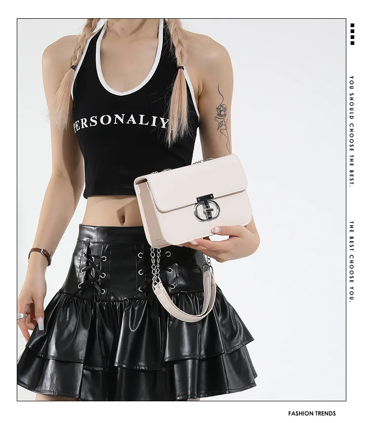 

‌ Летняя женская однотонная сумка через плечо 2025 года — маленькая квадратная сумка через плечо с текстурированным замком в стиле ретро и ремешком-цепочкой ‌