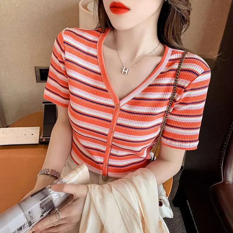 

Women's Stripe T-irt ort Sve Pure Cotton V-ne Button Detail Summer New Faion Cotton Blend Ladies' Top