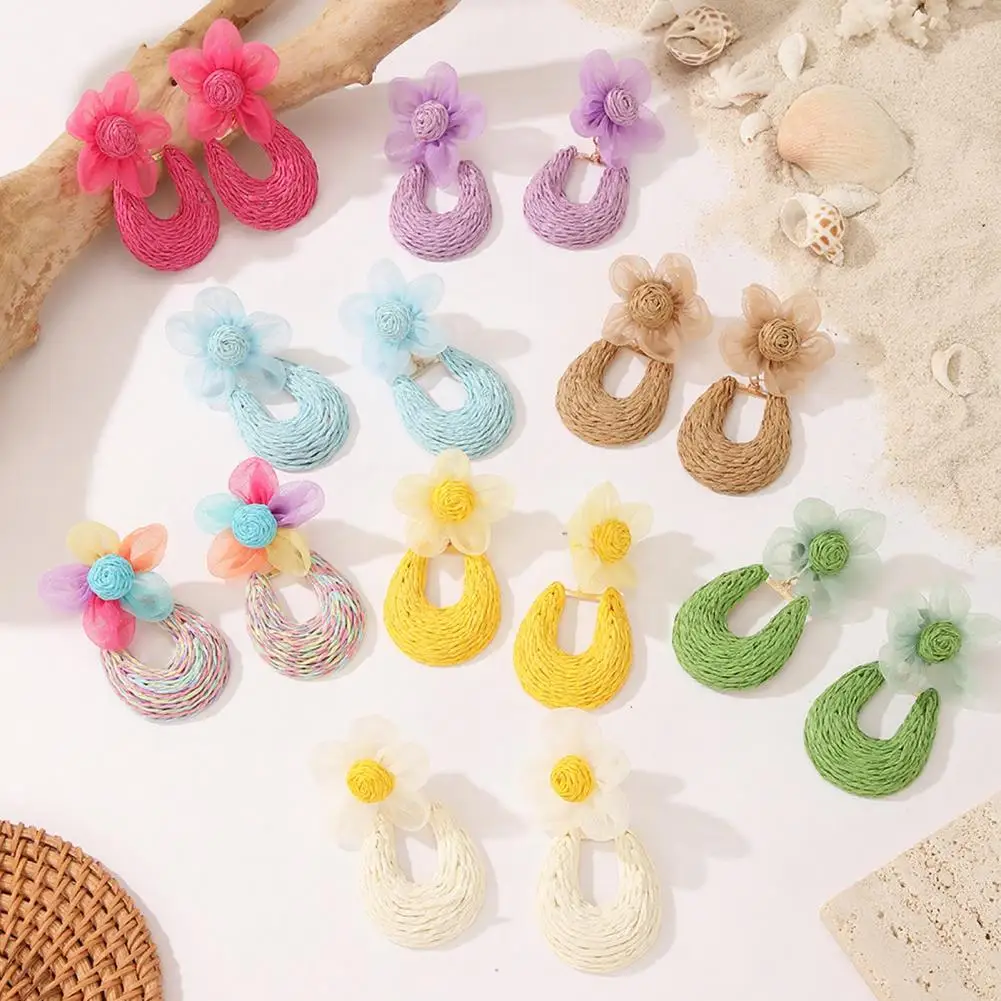 Lightweight Raffia Earrings U-shaped Raffia Earrings Boho Raffia Flower Drop Earrings Handmade Rattan Statement Dangle for Women