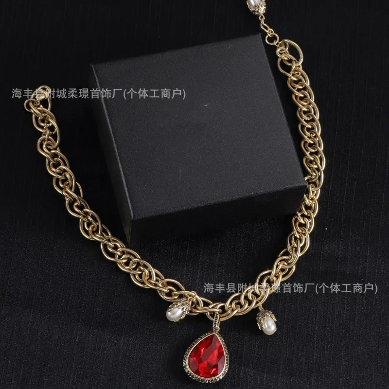 بسيطة الراقية تصميم المتخصصة رسالة الأزياء تنوعا 2023 مجوهرات حجر الراين قلادة