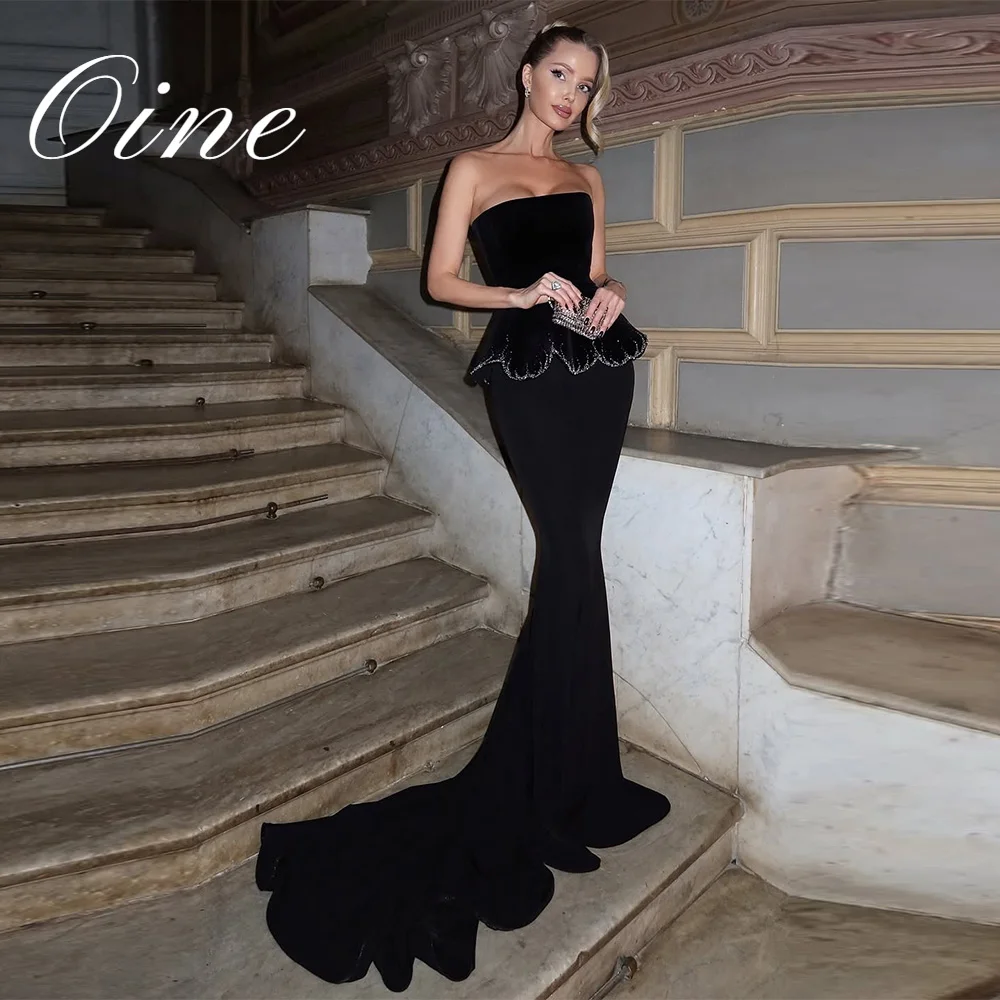 Oine Maßgeschneiderte schwarze lange Meerjungfrau-Abendkleider für besondere Anlässe, trägerloses, bodenlanges Gala-Partykleid mit Schleppe