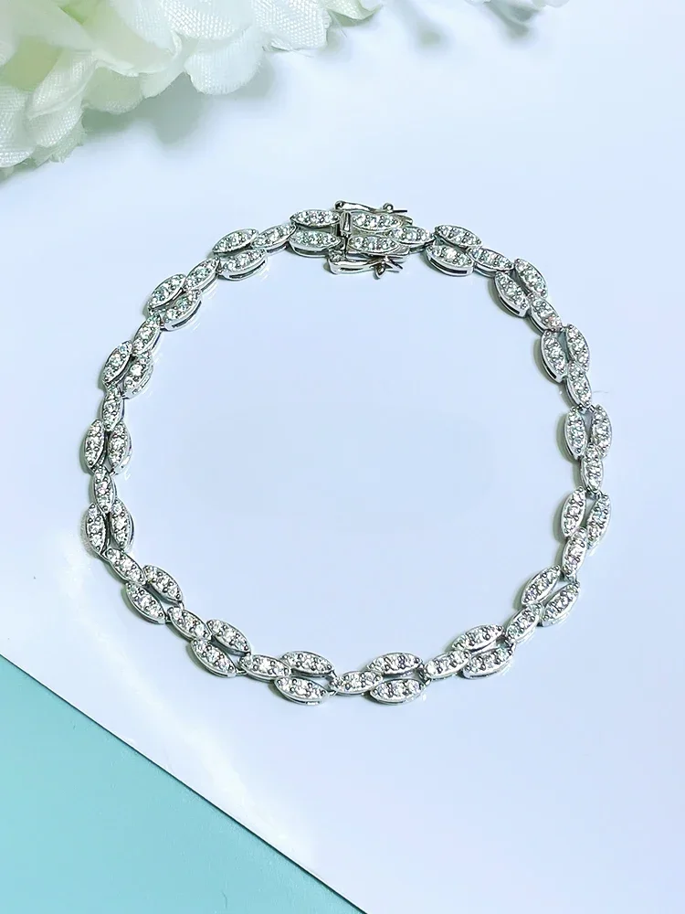 

Desire Fashionable Inlaid High Carbon Diamond 925 Silver Bracelet with Versatile Niche Design, Ice Type Glossy Female