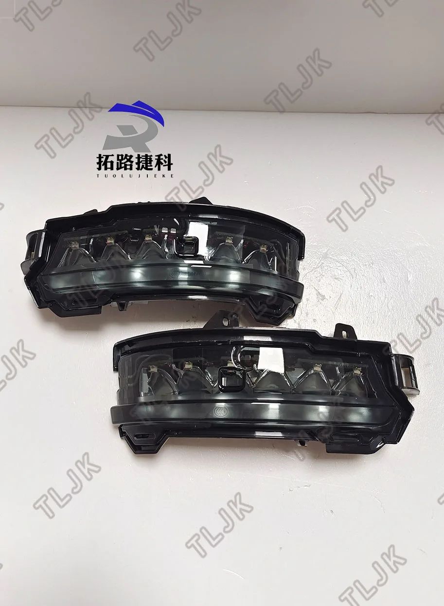 

Зеркальные указатели поворота подходят для Land Rover Range Rover Star Pulse, EV и DS, модели LR048351 (правые) и LR048352 (левые).