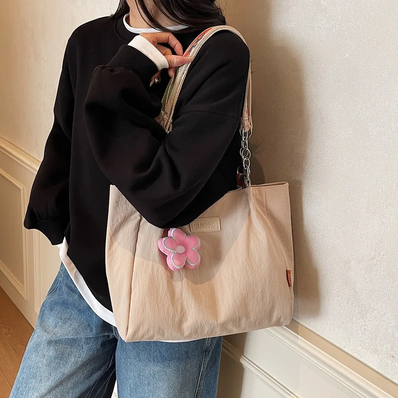 حقيبة كتف نسائية عصرية ذات سعة كبيرة حقيبة قماش عادية للعمل والتنقل أكياس تخزين مريحة ومتعددة الاستخدامات #3