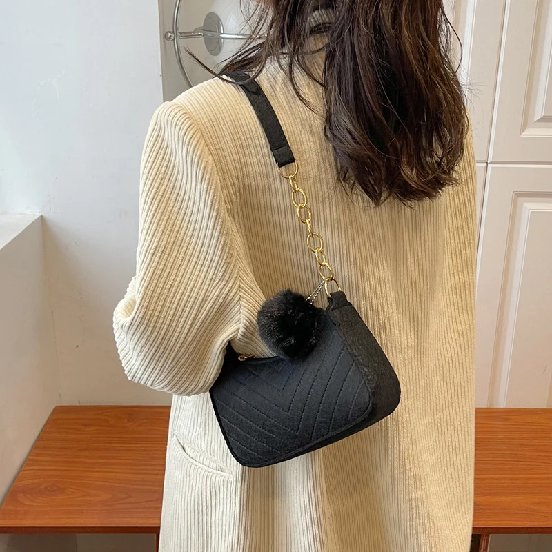 

Women Felt Underarm Handbag With Soft Plush Keychain Fashion Vintage Handbag Women Shoulder Bags Casual Purse Gift